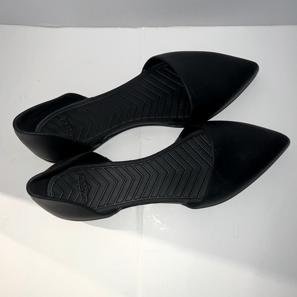 Native Audrey Pull On Black Flats Size 9